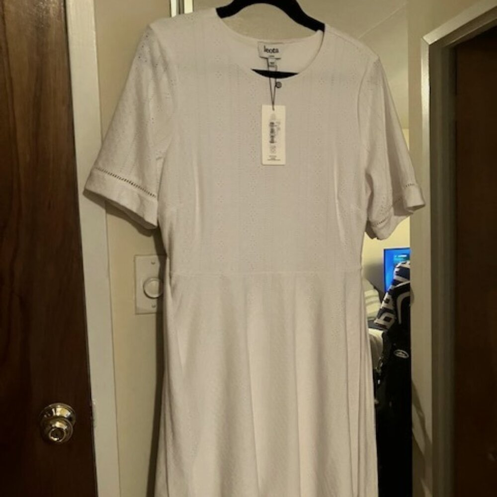 Leota white eyelet Genesis dress- size L NWT